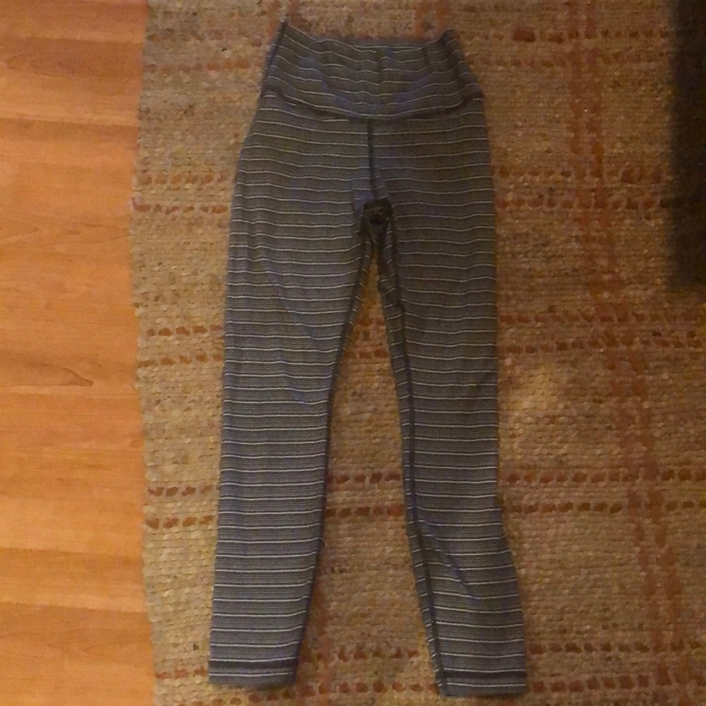 Lululemon stripped Yoga Pants. High Waisted